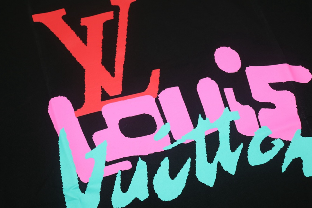 L*V* T-shirt
